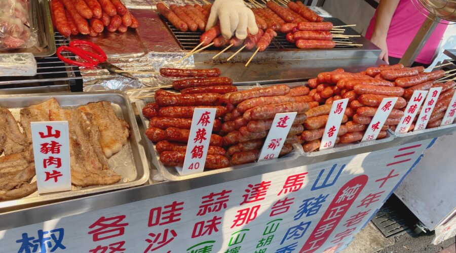 台湾ソーセージ香腸(シャンツァン)が生のニンニクと一緒に食べられる理由は？