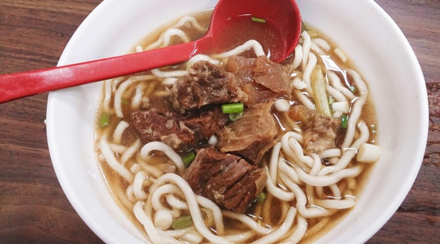 【料理・グルメ】台湾のレシピノート　第20回：家庭で作る牛肉麺（ニョーローメン）